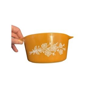 Pyrex Butterfly Gold Casserole Mixing Bowl 1 Qt 473-B Harvest Gold Floral Retro